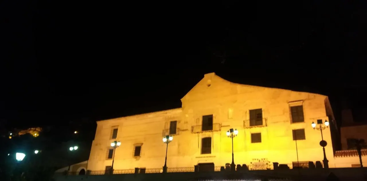 Casita Ana En El Centro De Frigilianaアパートメント アパート